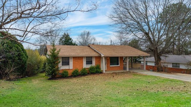 9815 Brooks Ln Lane, Little Rock, AR 72205