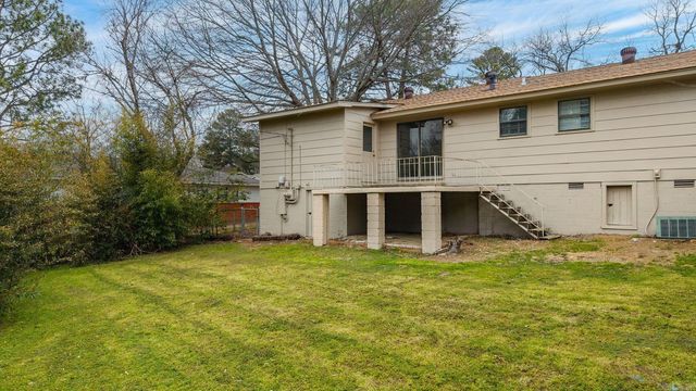 9815 Brooks Ln Lane, Little Rock, AR 72205