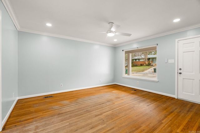 9815 Brooks Ln Lane, Little Rock, AR 72205