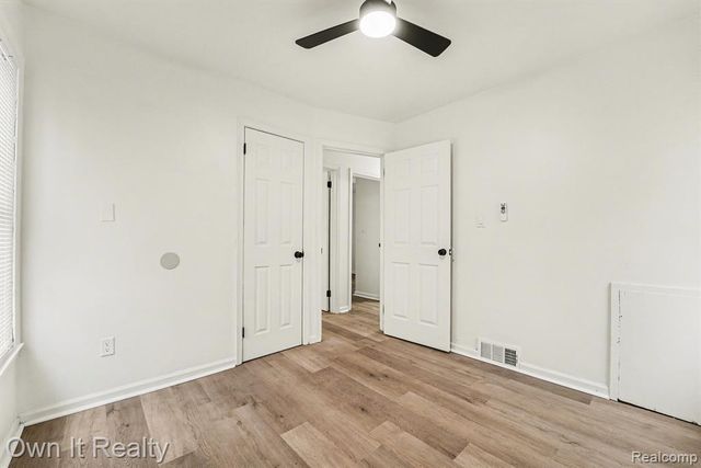 8435 Warwick Street, Detroit, MI 48228