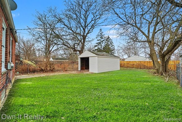 8435 Warwick Street, Detroit, MI 48228