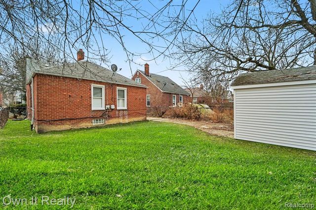 8435 Warwick Street, Detroit, MI 48228