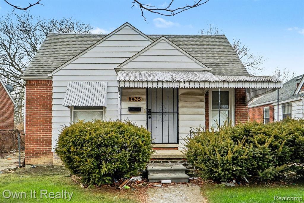 8435 Warwick Street, Detroit, MI 48228