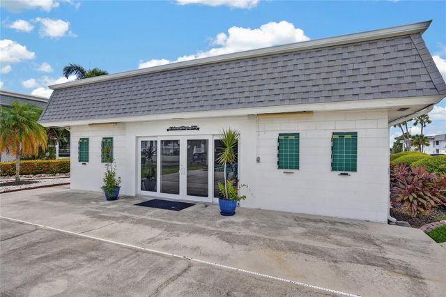 22375 EDGEWATER DRIVE 124, Punta Gorda, FL 33980