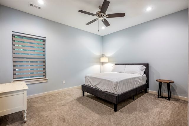 1466 N Desoto Place, Fayetteville, AR 72703