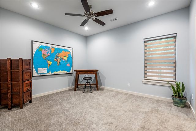 1466 N Desoto Place, Fayetteville, AR 72703