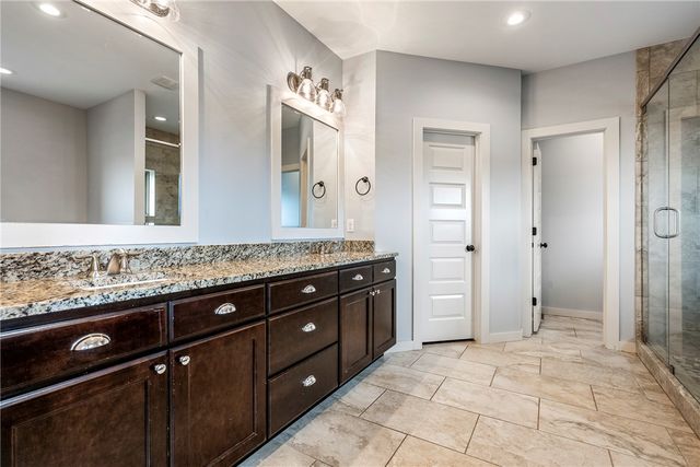 1466 N Desoto Place, Fayetteville, AR 72703