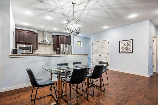 1466 N Desoto Place, Fayetteville, AR 72703