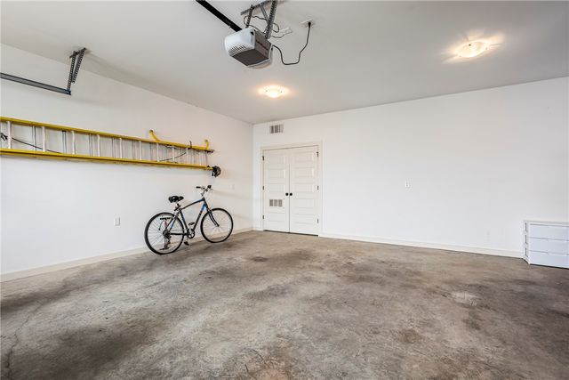 1466 N Desoto Place, Fayetteville, AR 72703