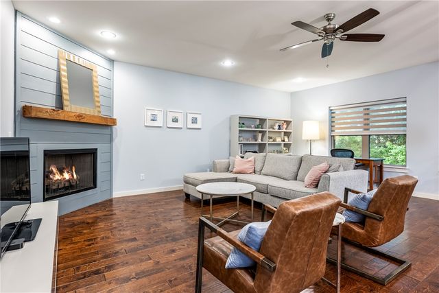 1466 N Desoto Place, Fayetteville, AR 72703