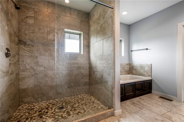 1466 N Desoto Place, Fayetteville, AR 72703