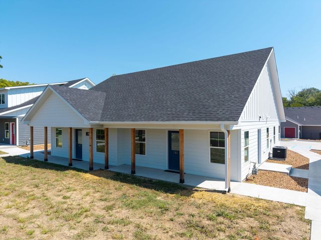 604 N PROVIDENCE RD 100, Columbia, MO 65203