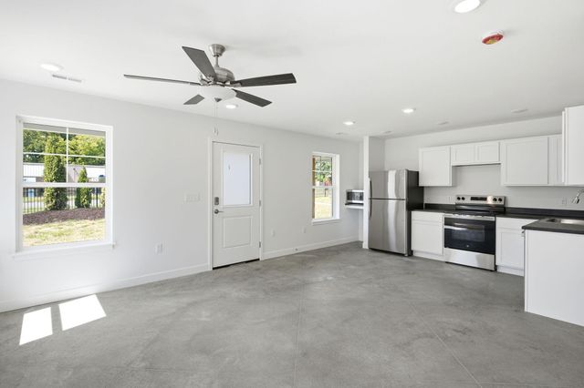 604 N PROVIDENCE RD 100, Columbia, MO 65203