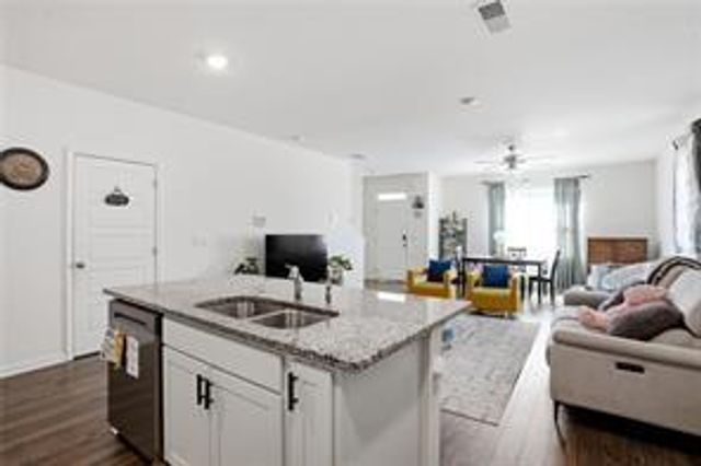 810 Elgin Trail, Lawrenceville, GA 30045