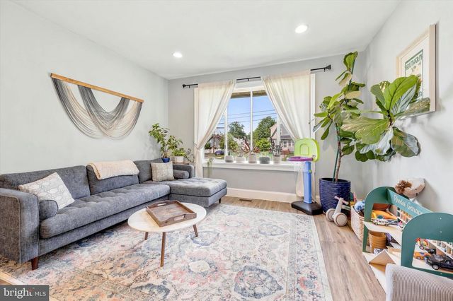 303 N WARWICK RD, Magnolia, NJ 08049