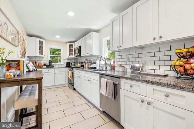 303 N WARWICK RD, Magnolia, NJ 08049