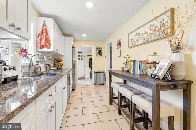 303 N WARWICK RD, Magnolia, NJ 08049