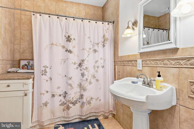 303 N WARWICK RD, Magnolia, NJ 08049