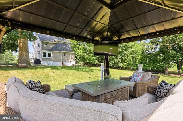 303 N WARWICK RD, Magnolia, NJ 08049