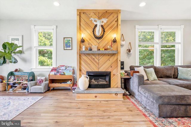 303 N WARWICK RD, Magnolia, NJ 08049