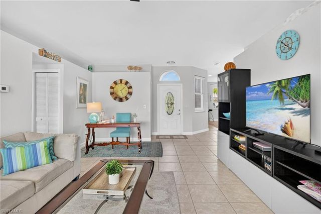 912 Briarwood BLVD, Naples, FL 34104