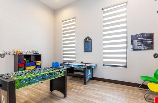 15819 NW 91st Ct, Miami Lakes, FL 33018