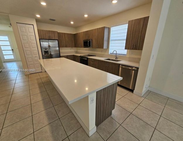 15819 NW 91st Ct, Miami Lakes, FL 33018