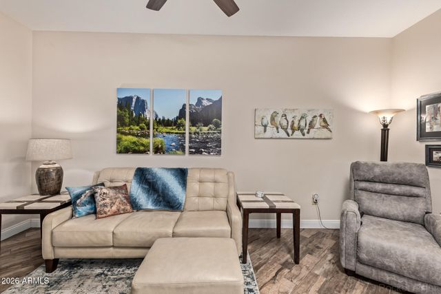 10809 W PALMERAS Drive, Sun City, AZ 85373