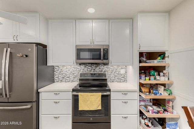 10809 W PALMERAS Drive, Sun City, AZ 85373