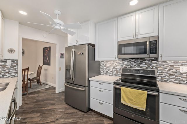 10809 W PALMERAS Drive, Sun City, AZ 85373