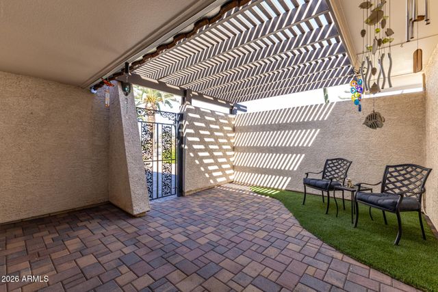 10809 W PALMERAS Drive, Sun City, AZ 85373