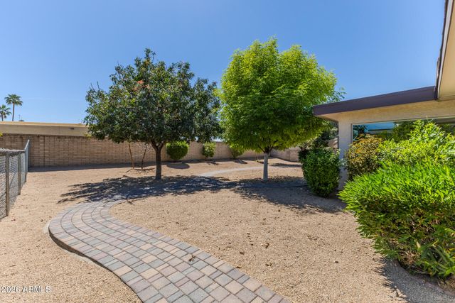 10809 W PALMERAS Drive, Sun City, AZ 85373