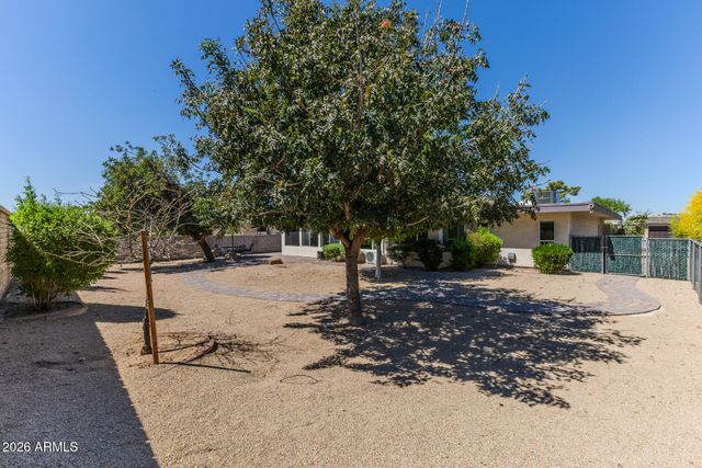 10809 W PALMERAS Drive, Sun City, AZ 85373