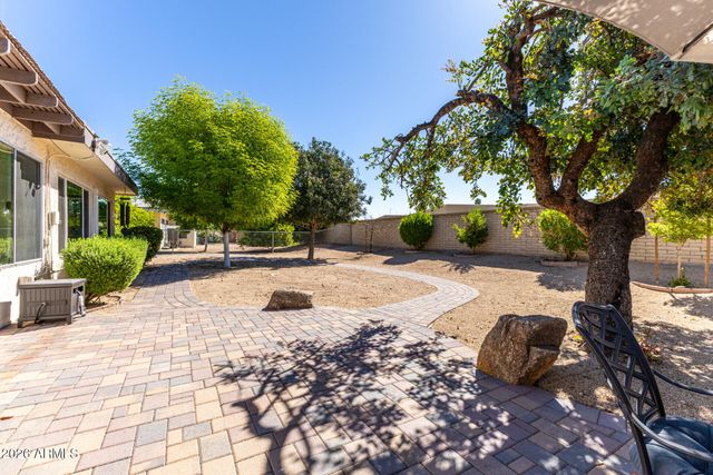 10809 W PALMERAS Drive, Sun City, AZ 85373
