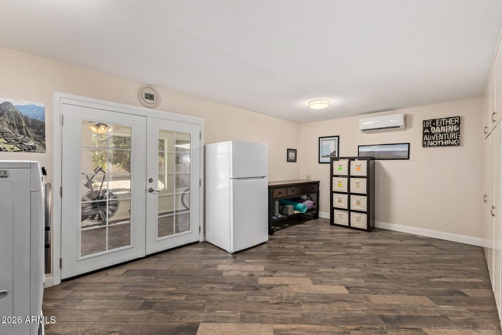 Image 28 of property listing at 10809 W PALMERAS Drive, Sun City, AZ 85373