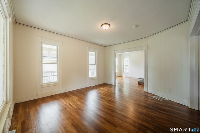 32 Elm Street, Bristol, CT 06010