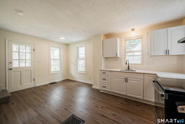 32 Elm Street, Bristol, CT 06010