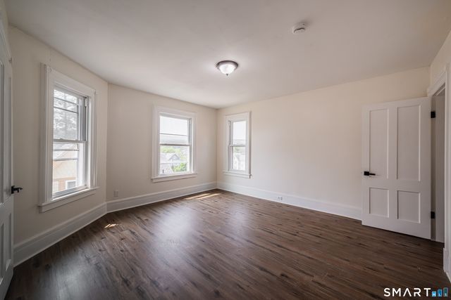 32 Elm Street, Bristol, CT 06010