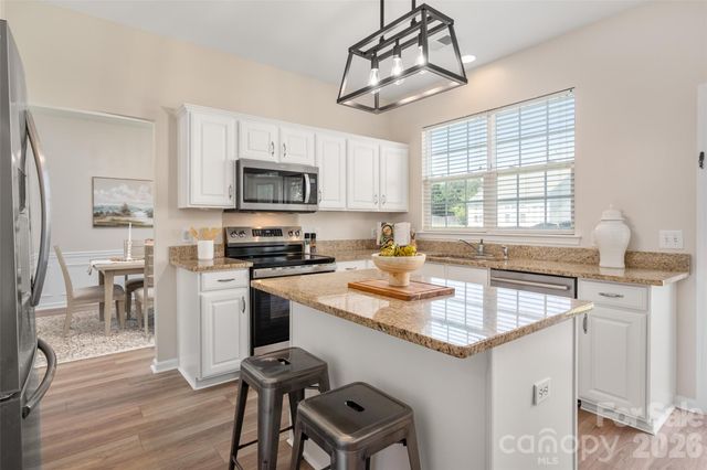 8518 Dennington Grove Lane, Charlotte, NC 28277