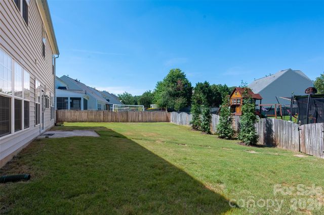 8518 Dennington Grove Lane, Charlotte, NC 28277
