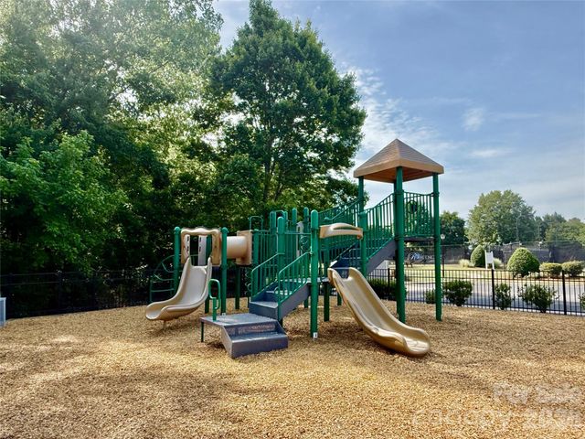 8518 Dennington Grove Lane, Charlotte, NC 28277