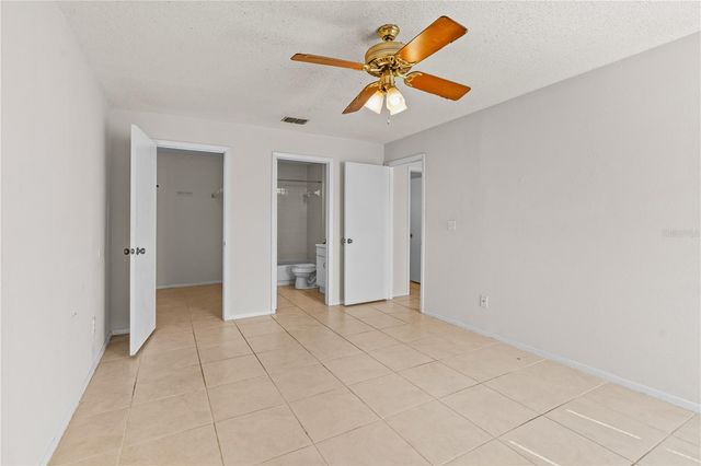 4003 NESTLE OAKS PLACE 204, Tampa, FL 33613