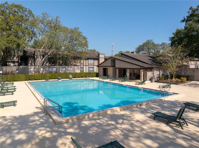 4003 NESTLE OAKS PLACE 204, Tampa, FL 33613