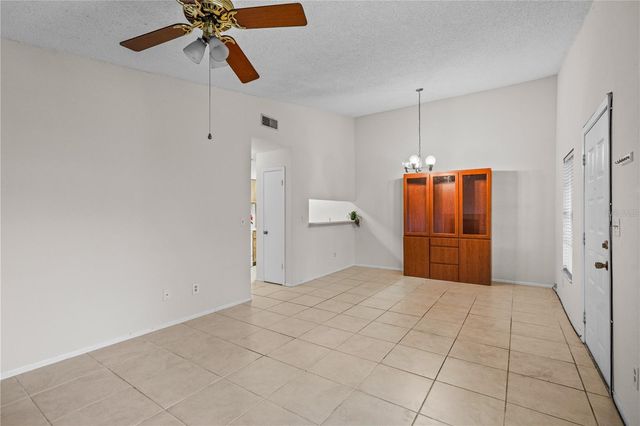 4003 NESTLE OAKS PLACE 204, Tampa, FL 33613
