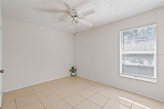 4003 NESTLE OAKS PLACE 204, Tampa, FL 33613