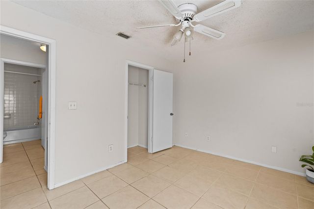 4003 NESTLE OAKS PLACE 204, Tampa, FL 33613