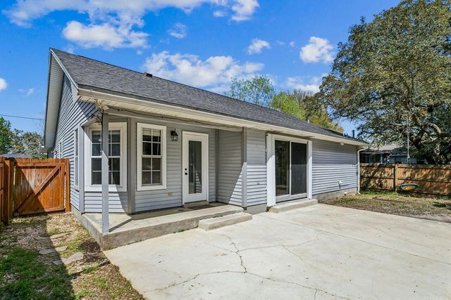 102 2nd Avenue, Shalimar, FL 32579