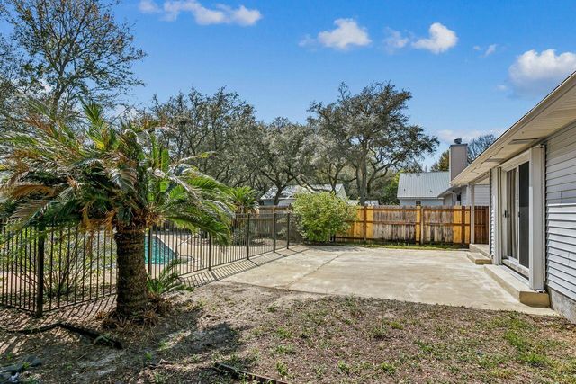 102 2nd Avenue, Shalimar, FL 32579