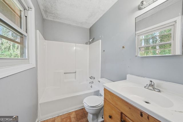 3399 Mansfield Lane, Snellville, GA 30039