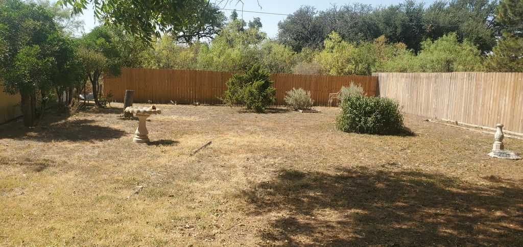 Image 3 of property listing at 713 W Blanchard Street, Eden, TX 76837